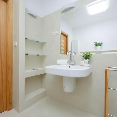 Apartmán Wooden Zytnia In With Parking By Renters Varšava