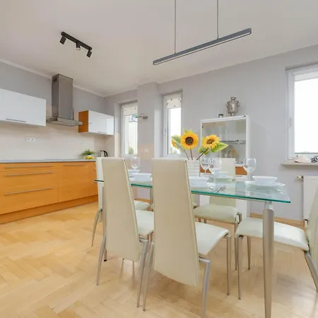 Apartmán Wooden Zytnia In With Parking By Renters Varšava