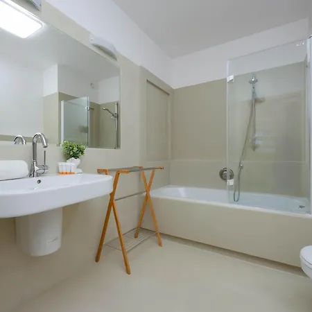 Wooden Zytnia In With Parking By Renters Varsóvia